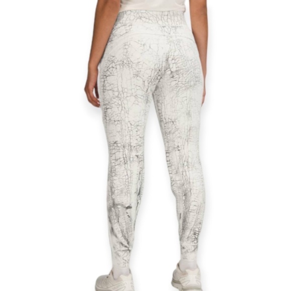 Lululemon Warm Down Jogger *7/8 Length Thread Dye White Black SZ 12 Large - Picture 2 of 10